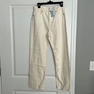 High Rise full length straight jeans in the color popcorn size 6/28. Loft jeans